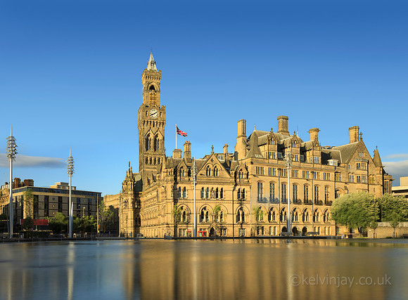 Bradford town hall and lake2