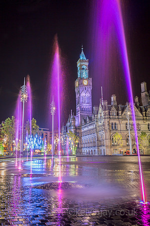 bradford fountain night